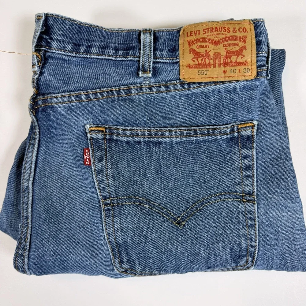 Levi's 550 Men 40x30 Blue Denim Whiskered Red Tab Low Waist Stretch Straight Leg